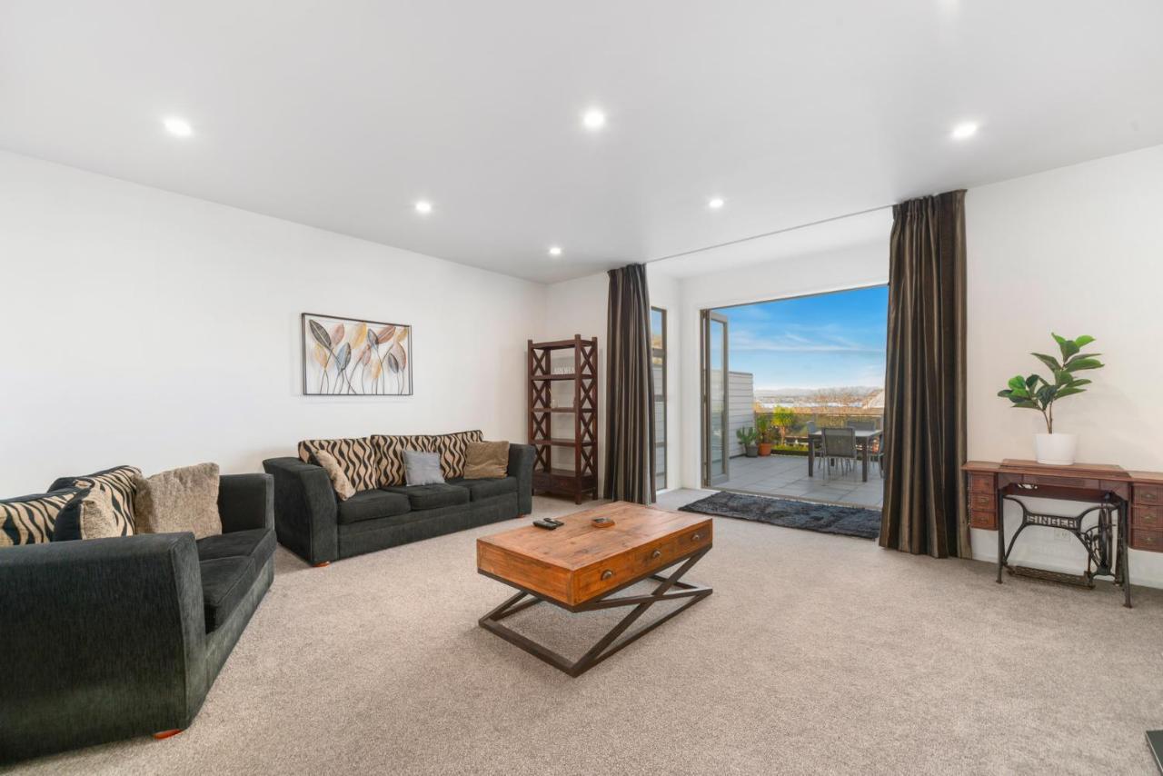 Lakeview Luxury - Taupo Holiday Apartment Bagian luar foto