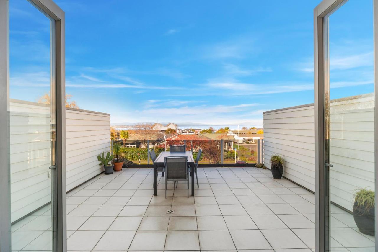 Lakeview Luxury - Taupo Holiday Apartment Bagian luar foto